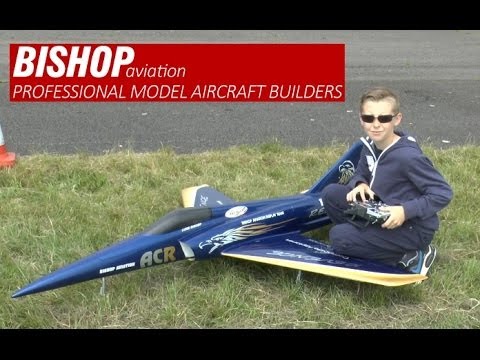 AMAZING Luke Bishop (10yo) handles a FLAMEOUT at Long Marston Model Airshow