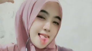 Download lagu Wild live stream that gets you excited❗Chubby, cute, hijab-wearing MILF #wildlivestream #mombiti ... mp3