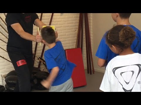 EWO - Kung Fu Kids Enschede (Board Breaking @ the EWO Academy)