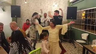 AMBIENTAZO EN LA NOCHE DEL "PESCAITO" EN TABLAS CAFÉ. Bellavista. Sevilla.