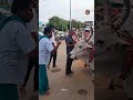 சென்னிமலை முருகன் கோயிலில் மலையேறும�