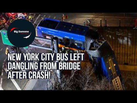📢 New York: Bus rimane sospeso oltre il cavalcavia. Bus suspended after Bronx crash!