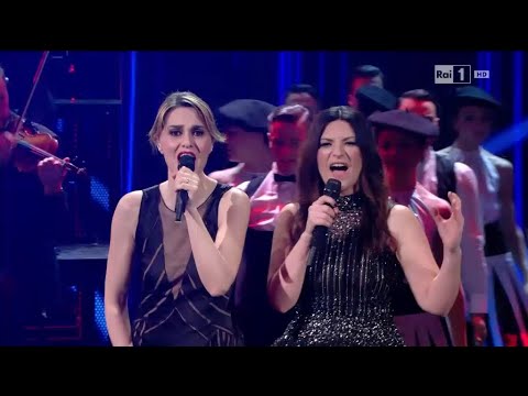 Laura Pausini & Paola Cortellesi - I Say A Little Prayer - Live 2016