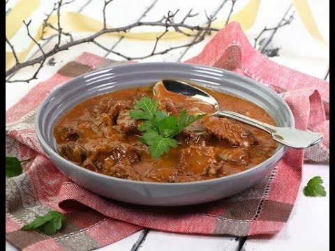 Gulasch | Einfaches Rezept für Rindsgulasch