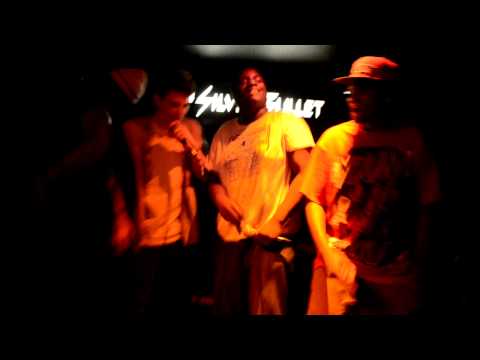Cash On Kartel - Tell Mi How Mi Look - ( Performance @ The Silver Bullet )