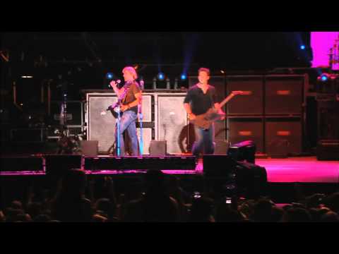 Nickelback - Animals ( Live at Sturgis 2006 ) 720p