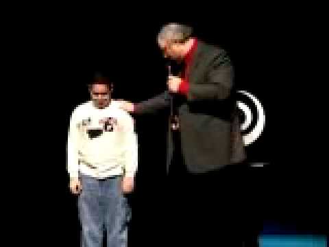 Shrinking and Growing Head Illusion (Bruce Kalver)