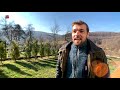 Almeerder Nick in Bosnië met theedoek voor z'n mond