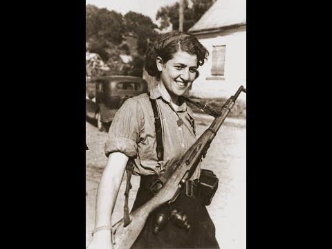 30 Vintage Photos of Beautiful Female Partisans and Resistance Fighters During World War II