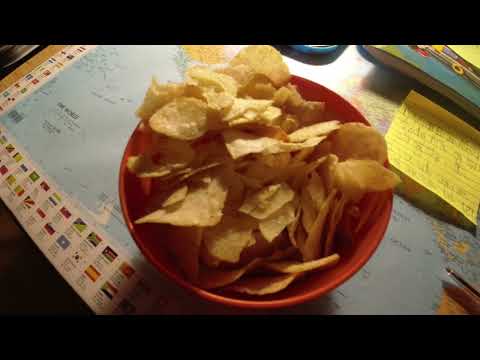 MongoTV_10525 - SPISER SKÅL CHIPS SENT LØRDAG AFTEN