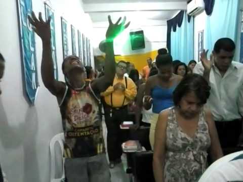 IMPACTENTE; SE ENTREGANDO A DEUS, COM O GRUPO DE LOUVOR