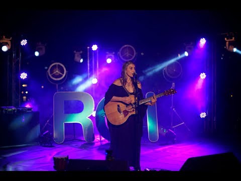 Yael Deckelbaum Performs "Prayer of the Mothers" at the 2017 ROI Summit Variety Showcase