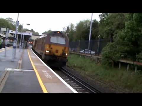 67017 & 67005 on VSOE duties through Sevenoaks