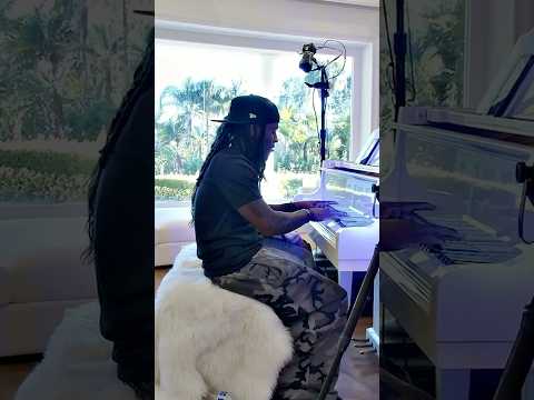 Kai Cenat Plays “Runaway” By Kanye West On The PIANO