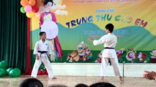 Đối kháng karatedo của hai bạn nhỏ