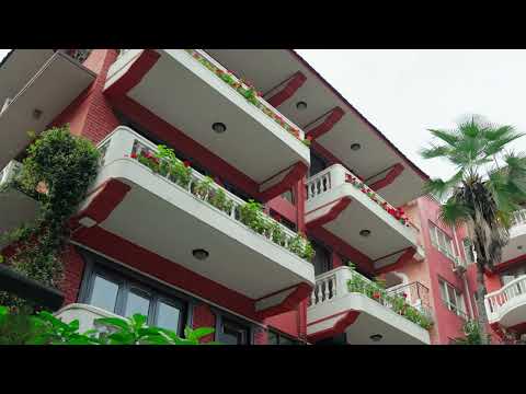 MAT.D Production - Reportage Nepal, video Grande International Hospital service physiothérapie