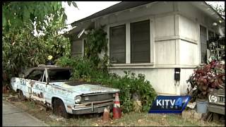 Neighbors call for "unbearable" hoarder house cleanup in Makiki
