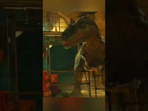 Por eso el Carno se comió a la  Handler 😔 #jurassicworld #humor #dinosaurios #chaostheory #shorts