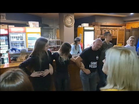 Kolo za lijepu Eminu, muzika Benjo & Edo bend