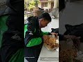 LUCU Driver Gojek Lagi Makan Di Komentatorin Valentino JEBRET Simanjuntak
