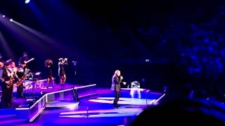 Neil Diamond - Intro/I'm A Believer Live in London, 02 Arena 26/07/15