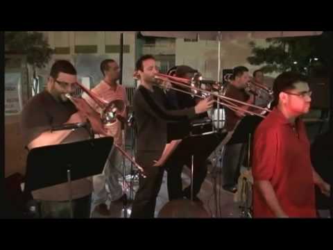 8° festival del Barrio en Caguas Johnny Rivera en concierto 2011  P  R