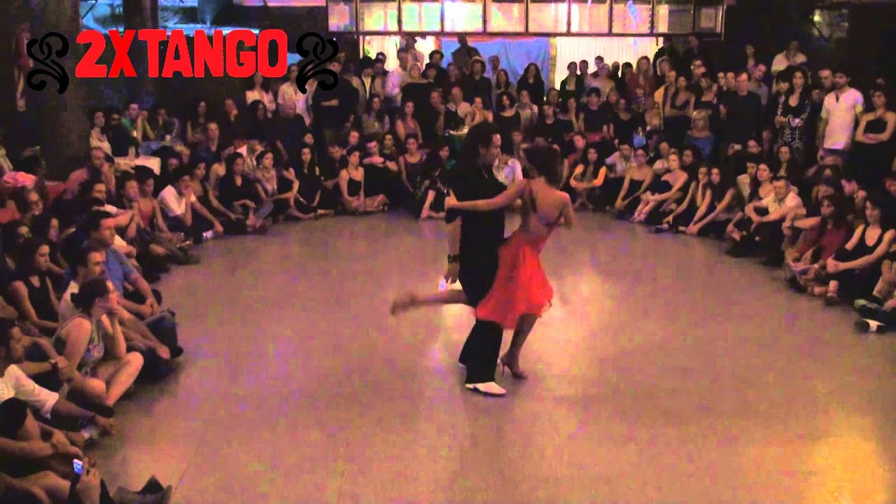 Mariano Chicho Frumboli y Juana Sepulveda en Villa Malcolm Oct 2011.f4v