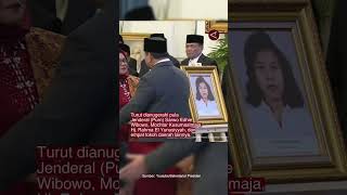 Download lagu Prabowo anugerahkan gelar Pahlawan Nasional kepada 10 tokoh, Ada Soeharto, Gus Dur dan Marsinah mp3