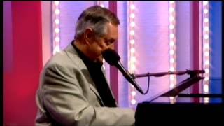 Neil Sedaka - Is This the Way to Amarillo - Live on This Miorning - July 2012