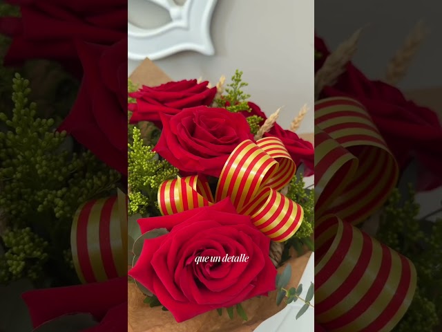 Vídeo relacionado con Rosa madera y metacrilato personalizable, Rosa San Valentín, Sant Jordi, La Bella y la Bestia, Decoración Bodas,celebraciones Regalo San Valentin personalizado