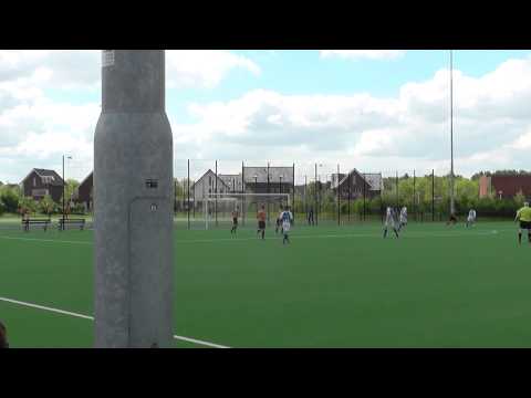 3 mei 2014 VV De Meern B2 - Vreeswijk B1 com 4-2 Redding Tom