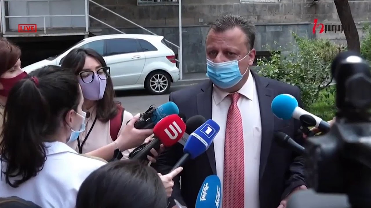 Հին Հռոմի նման հավաքվեք, բութը ներքեւ արեք . Ալեքսանդր Ազարյան