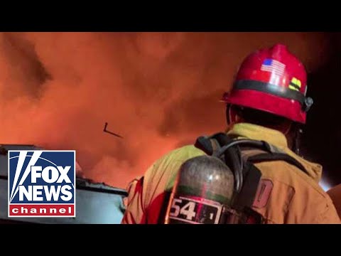 加利福尼亞海岸燃燒的船隻發出慘烈的求救信號。 (Harrowing mayday call from burning boat off California coast)