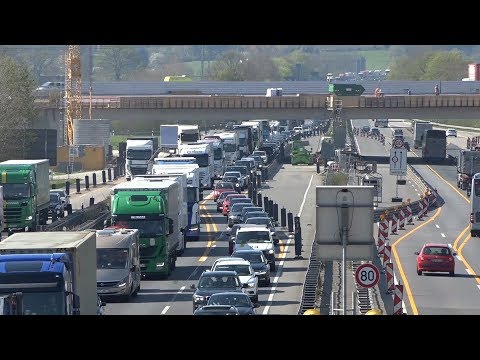 Osterverkehr beginnt  – Stau auf A1 vor Lotter Kreuz