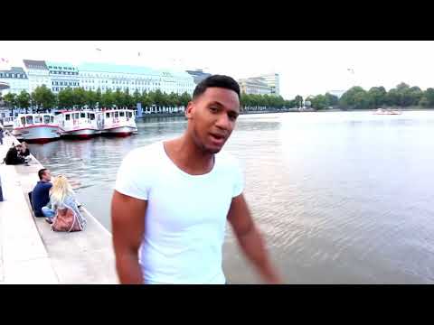 MEFYOU SPRINGT IN EINEN SEE!