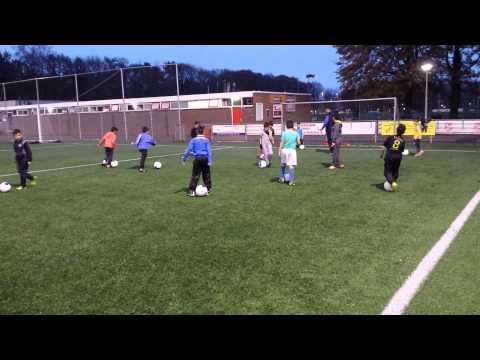 FC Suryoye - Mediterraneo E3 Warming Up Vorm, getallen