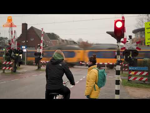 DUTCH RAILROAD CROSSING – Den Dolder – Dolderseweg