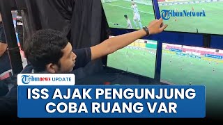 Indonesia Sport Summit 2025 Ajak Pengunjung Coba Pengalaman VAR, Wasit Thoriq Alkatiri Jadi Pemandu