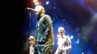 Oasis Wonderwall -Live in April 2009