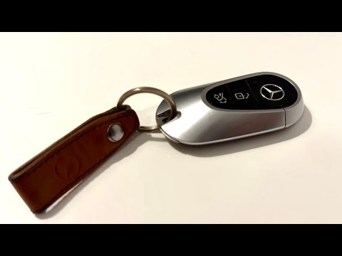 HOW to change the BATTERY on the NEW MERCEDES KEY fob (2024) C-Class and other models