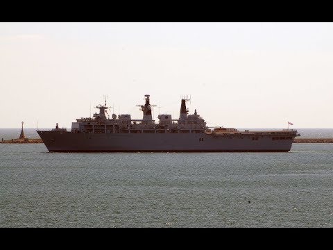 HMS ALBION L14 PREPARES TO ENTER DEVONPORT IN PLYMOUTH SOUND - 11th April 2019