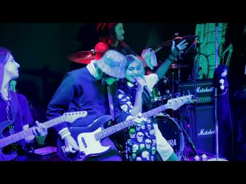 CIÇA MOREIRA FEAT JAPINHA E JHONNY ZANEI - Um minuto para o fim do mundo - CPM22 (AO VIVO@HANGAR110)