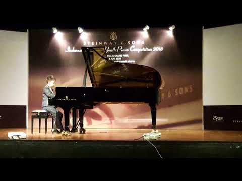 Ryu Lawden (8yo) plays Waltz in D-flat major, op.64-1 "petit chien" by F.F.Chopin