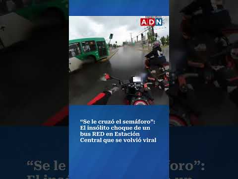 El inédito choque de un bus RED en Estación Central que se volvió viral