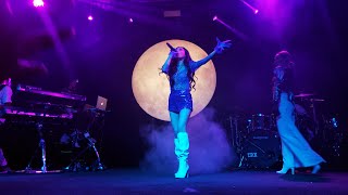 Download lagu Tiffany Young - Magnetic Moon w/ intro (Live in Dallas) 19.11.16 mp3