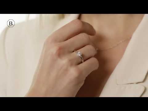 BAUNAT - 0.50 carat solitaire ring in white gold with round diamond and four prongs