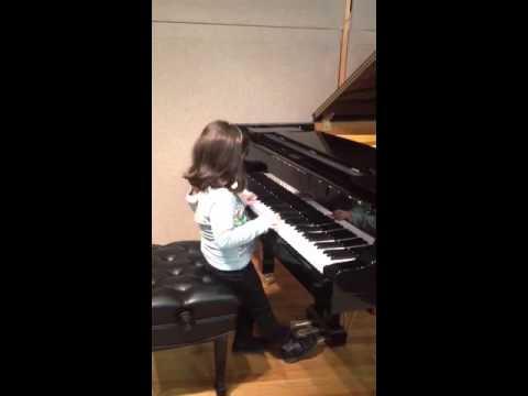 Angelina Hamati makes music