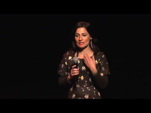 download lagu mp3 mp4 Safia Minney, download lagu Safia Minney gratis, unduh video klip Safia Minney