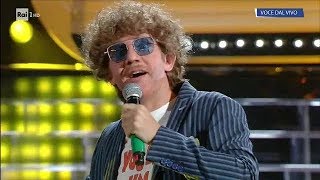 Andrea Agresti, Lo Stato Sociale: &quot;Una vita in vacanza&quot; - Tale e Quale Show 05/10/2018