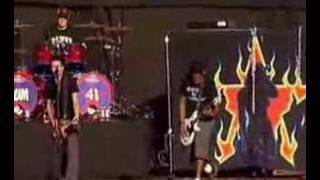 Sum 41 - Summer @ Reading Festival 2002